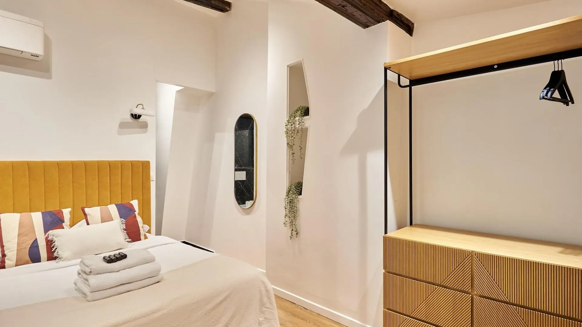 Apartment Le Marais By Studio Prestige Paris France