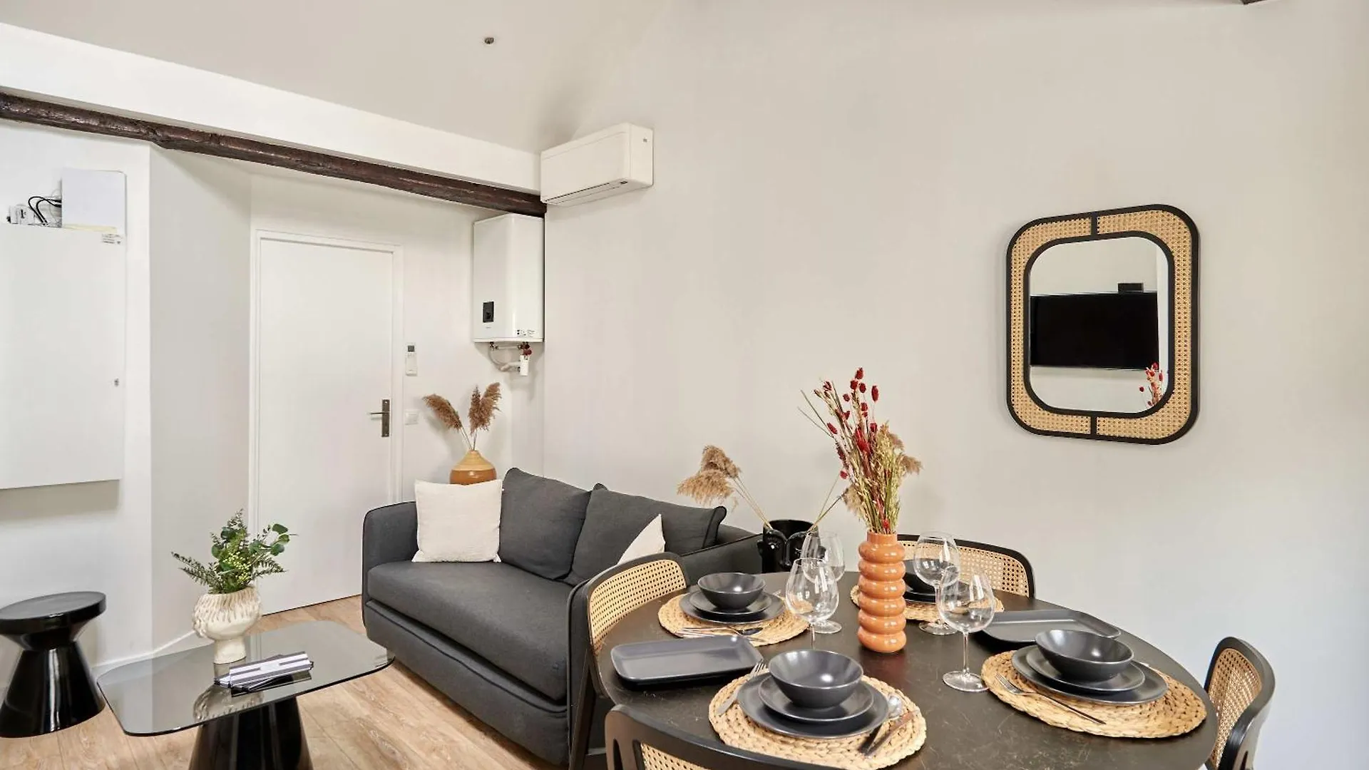 Apartment Le Marais By Studio Prestige contacts